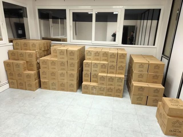 Premium Tunisian Extra Virgin Olive Oil – Bottled - Image 4